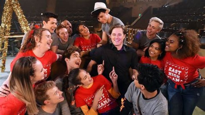 ‘HSM’ Alum Lucas Grabeel Teases His ‘HSMTMTS’ Cameo & Why He Was ‘Scared’ About It At First