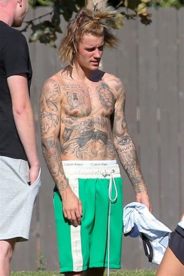 Hunky Stars Playing Sports Shirtless: Photos Of Justin Bieber & More