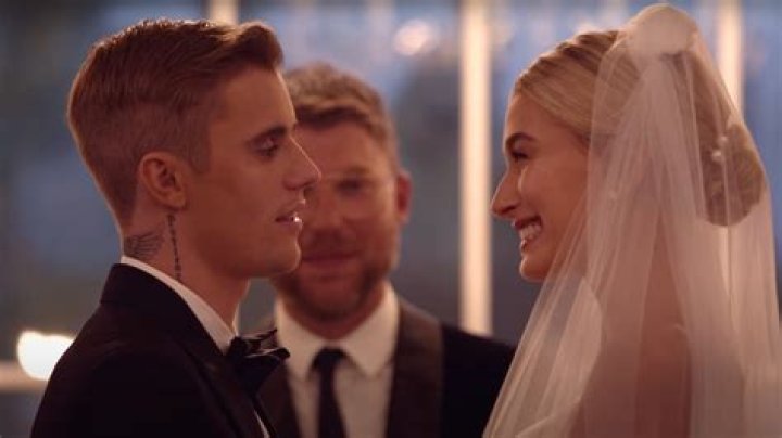 Inside Details Of Justin Bieber’s Visit With Kanye West: ‘He Wanted To Show Him Love’