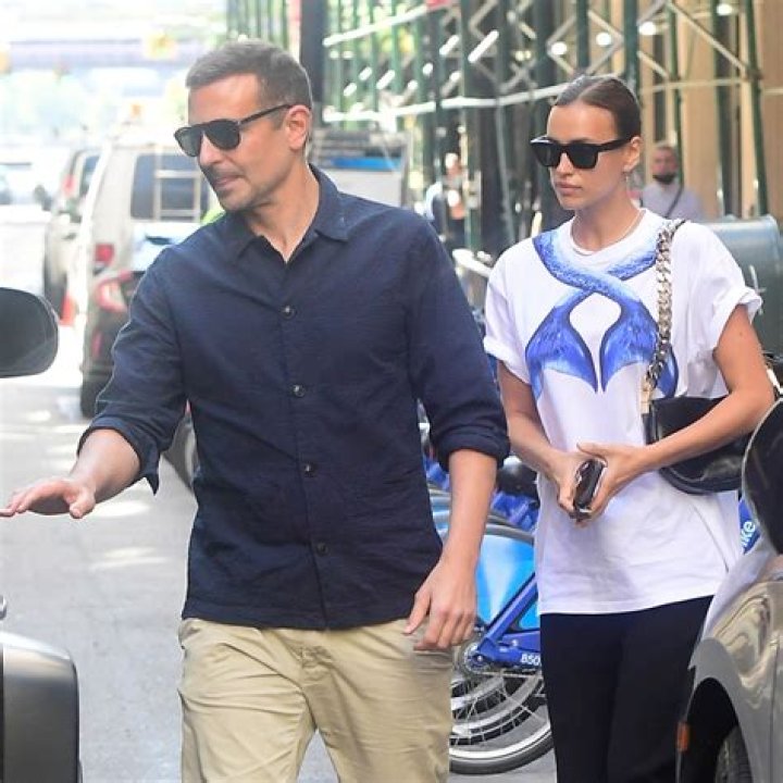 Irina Shayk Smiles On Dinner Date With Jason Sudeikis Amid Kanye West Romance — Photos