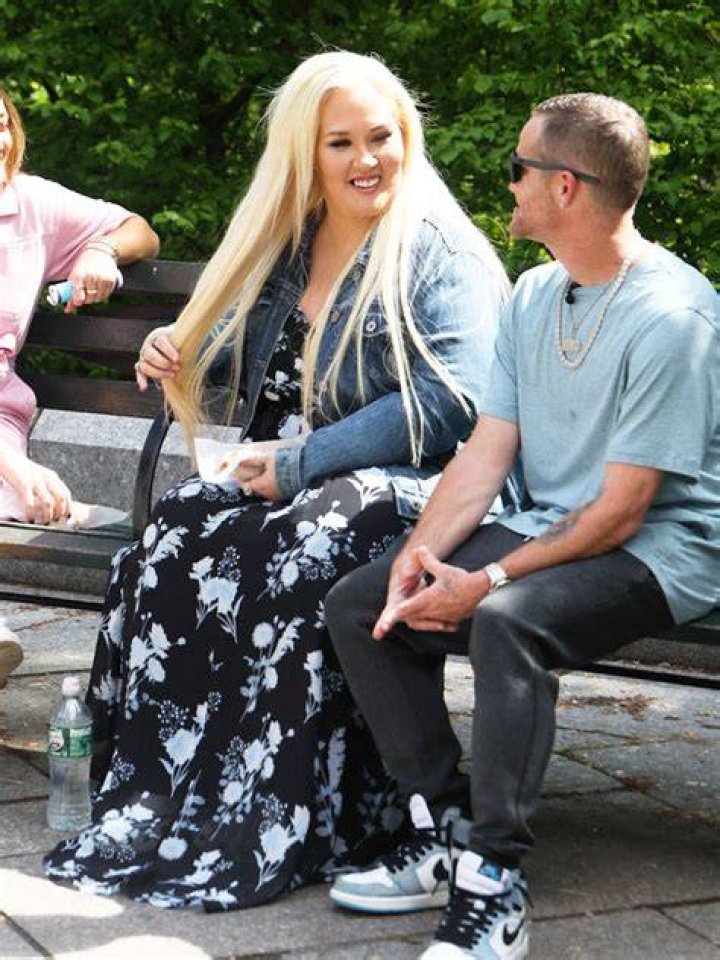 Is Mama June Doing Drugs Again? ‘Family Crisis’ Exclusive Preview – Hollywood Life