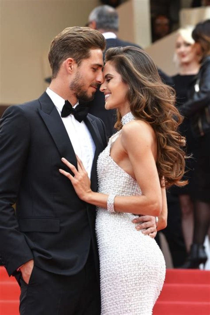 Izabel Goulart & Kevin Trapp — PICS
