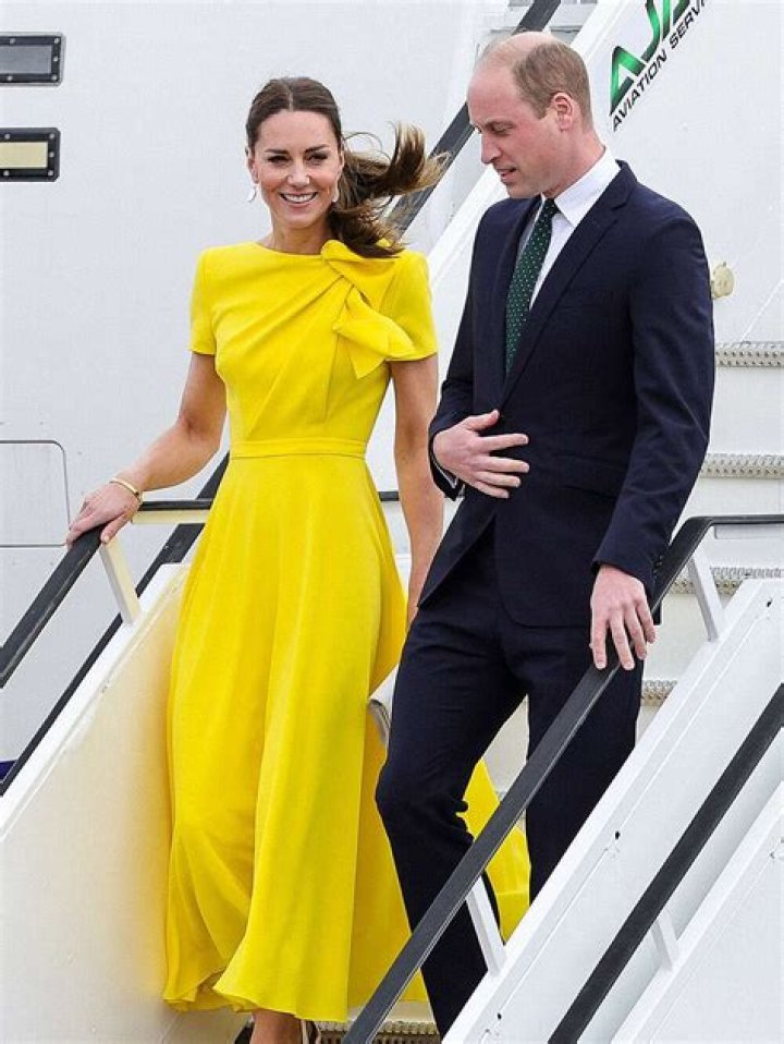 Jamaica’s Prime Minister Pointedly Tells Prince William ‘We’re Moving On’ & Becoming Independent