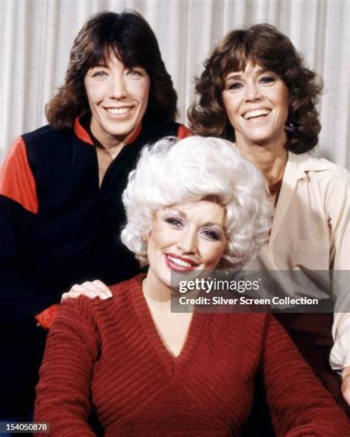 Jane Fonda Cries Over Dolly Parton In ‘Biography’ Special – Hollywood Life