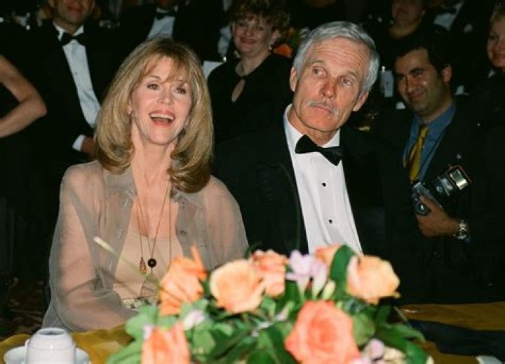 Jane Fonda Mourns The Death Of Her ‘Sweet-Hearted Baby Brother’ Peter: ‘He Went Out Laughing’