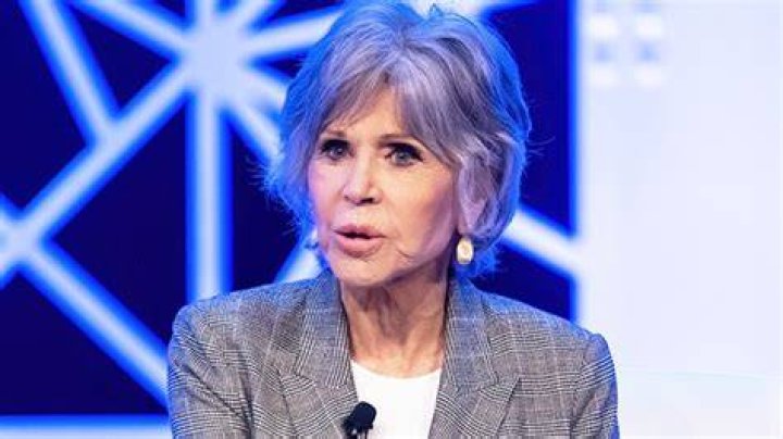 Jane Fonda Says She’s ‘Realistic’ About Death After Cancer Diagnosis – Hollywood Life
