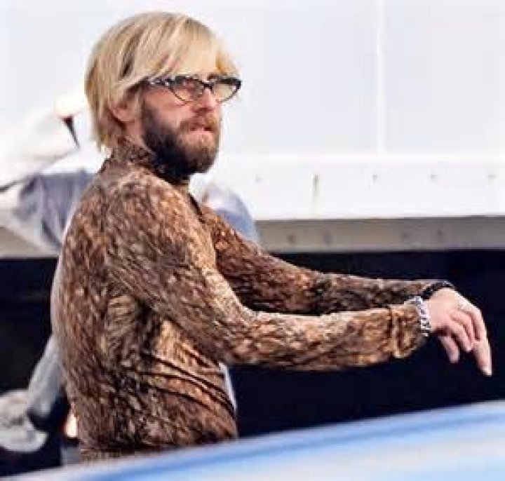 Jared Leto Looks Completely Unrecognizable With Balding Grey Hair On ‘House Of Gucci’ Set