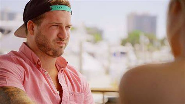 Jared & Madisson Have Vulnerable Talk About The Navy – Hollywood Life