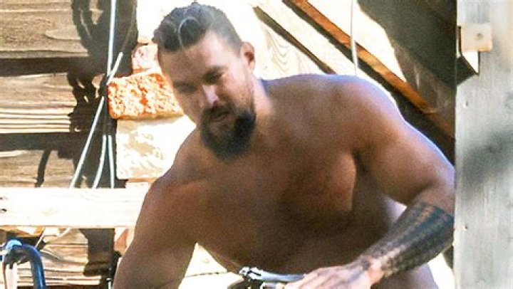 Jason Momoa Goes Shirtless While Working On Motorcycle: Photo – Hollywood Life