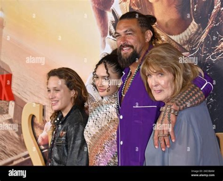 Jason Momoa’s Daughter Smiles Wide While His Son Rocks Look-A-Like Long Hair At Bond Premiere — Photos