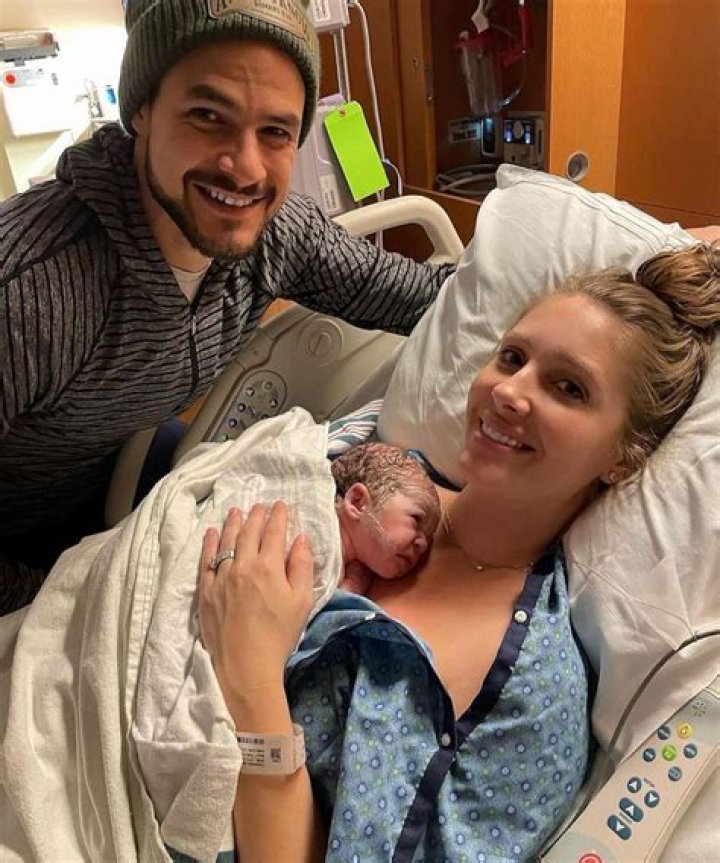 Jenna Compono’s Baby Born As She & Zach Nichols Welcome 2nd Child – Hollywood Life
