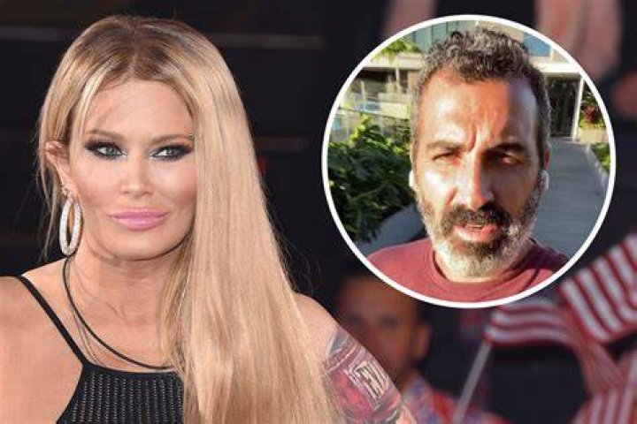 Jenna Jameson Defends August Ames From Porn Star Bullies – Hollywood Life