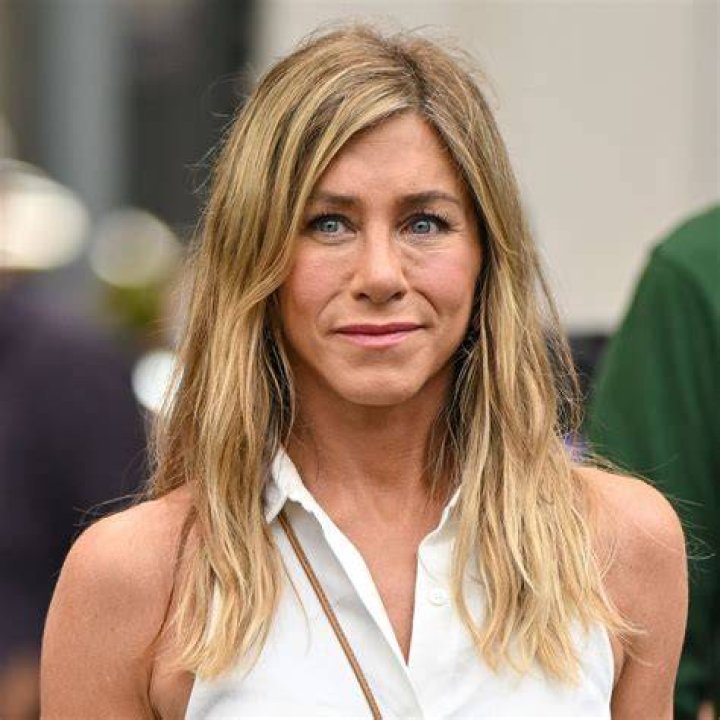 Jennifer Aniston Claps Back At Criticism Over Her Decision To Cut Out Anti-Vax Friends