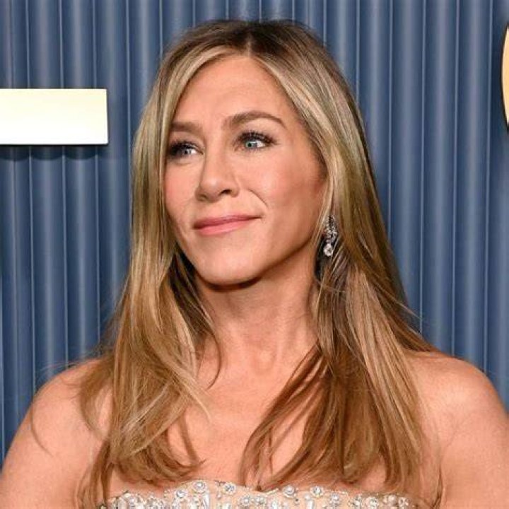 Jennifer Aniston Flips Off COVID-19 With Hilarious Throwback Pic: ‘BYE’ Coronavirus