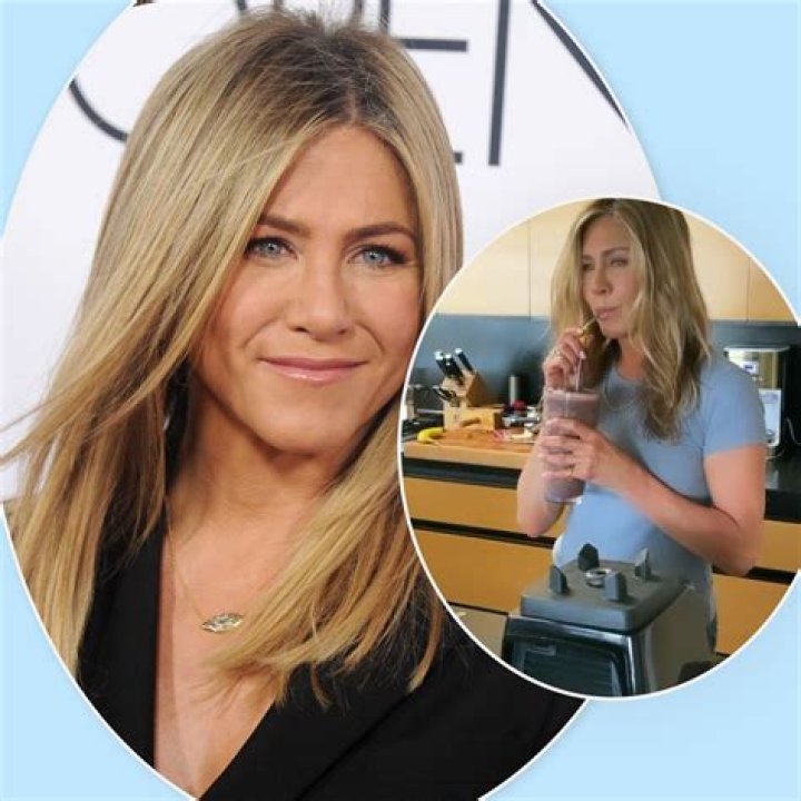 Jennifer Aniston Reveals Whether Or Not ‘Friends’ Lovers Ross & Rachel Are Still Together