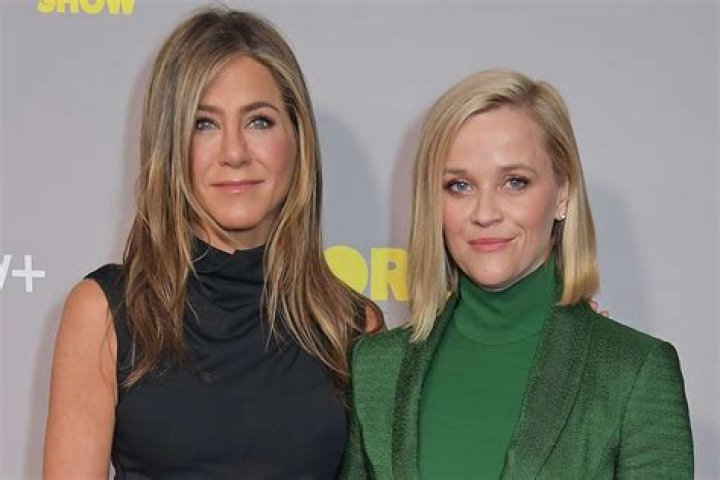 Jennifer Aniston’s ‘Awkward’ Interview With Reese Witherspoon: Watch – Hollywood Life