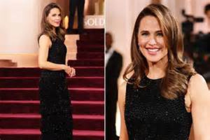 Jennifer Garner Wardrobe Malfunction — Boobs Almost BUST Out At Golden Globes – Hollywood Life