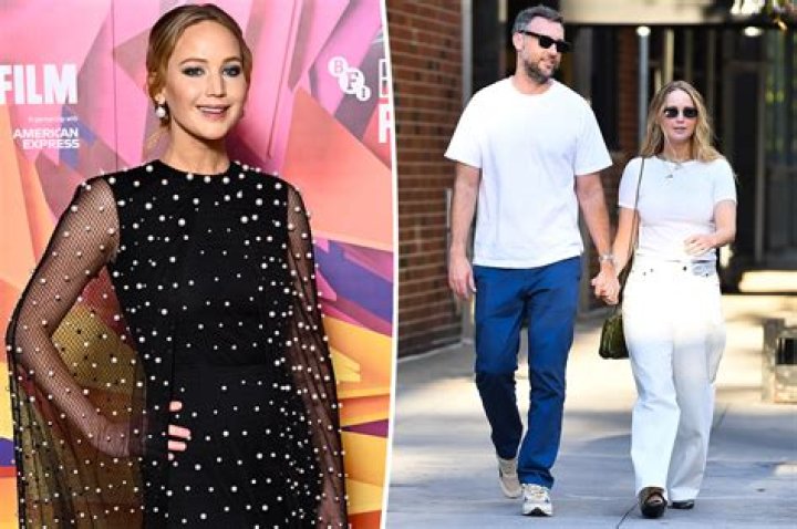 Jennifer Lawrence Debuts Wedding Band After Wedding To Cooke Maroney – Hollywood Life