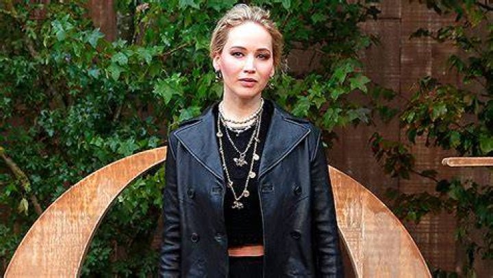 Jennifer Lawrence Returns To Work On ‘Red, White & Water’ Set: Pics – Hollywood Life