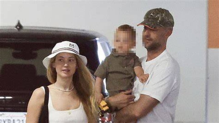 Jennifer Lawrence’s Son Smiles While Out With Cooke Maroney In NYC – Hollywood Life