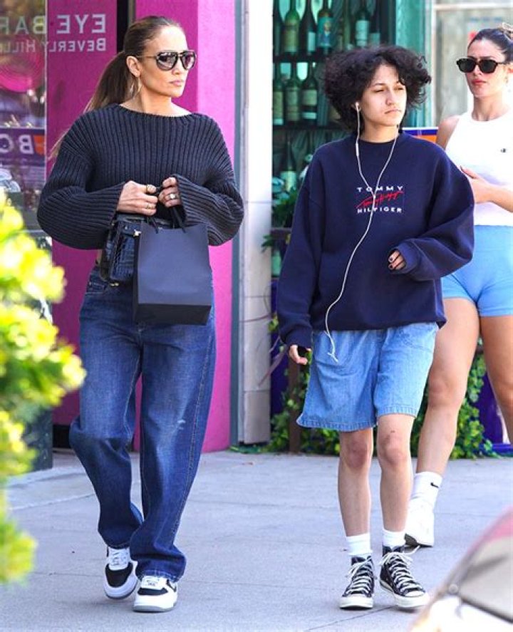 Jennifer Lopez & Daughter Emme, 13, Spotted Christmas Shopping In Beverly Hills — Photo