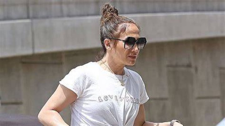 Jennifer Lopez Hits Up LA Dance Studio In Tight Leggings After Marrying Ben Affleck