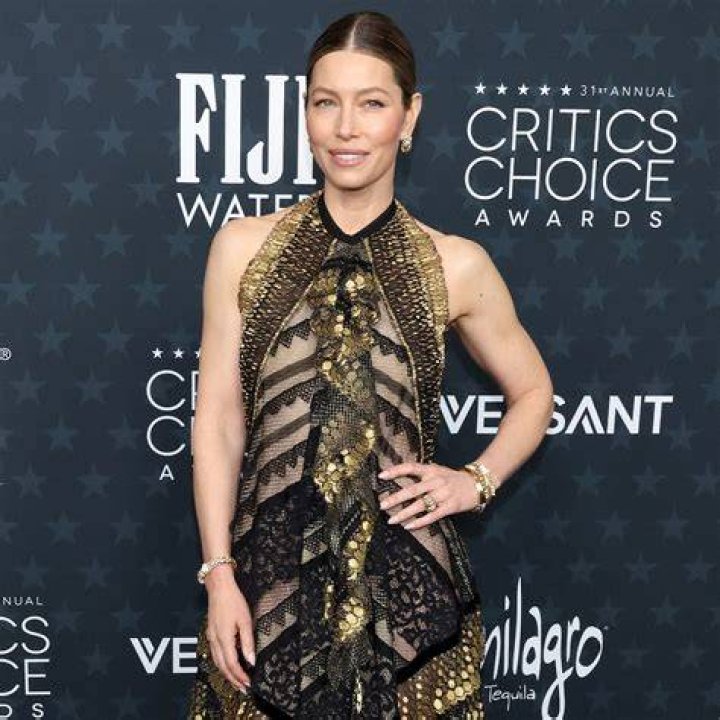 Jennifer Lopez, Kristen Bell & More Stars Dazzle On Critics’ Choice Awards Red Carpet