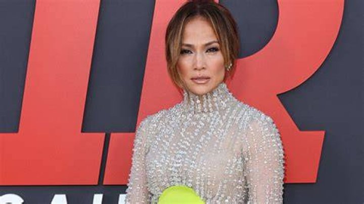 Jennifer Lopez Wears Green Sequin Gown & Sings at Christmas Party – Hollywood Life