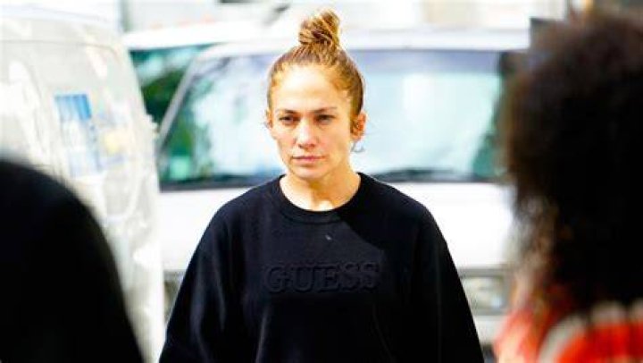 Jennifer Lopez Wears No Makeup In NYC — Pic – Hollywood Life