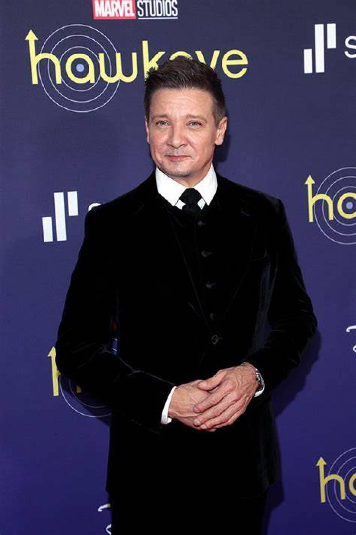 Jeremy Renner Jokes About Recovery 1 Month After Snow Plow Accident – Hollywood Life