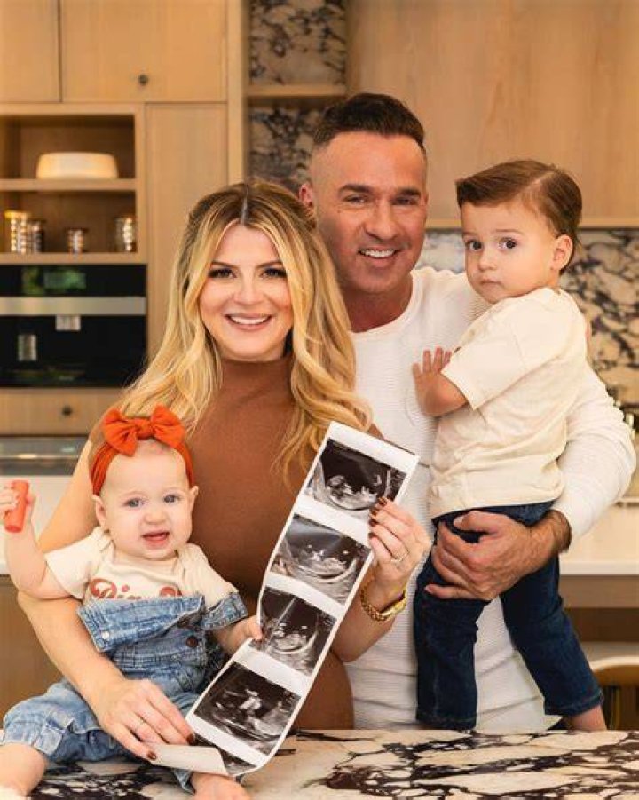 ‘Jersey Shore’s Mike ‘The Situation’ Sorrentino & Wife Lauren Expecting 3rd Baby: ‘Adding’ a ‘Pumpkin to Our Patch’
