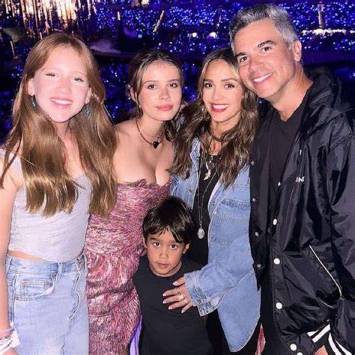 Jessica Alba Wears Black Bikini On Yacht Vacation With Kids: Pics – Hollywood Life