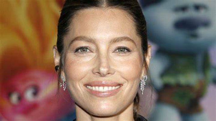 Jessica Biel’s Favorite Moisturizer Under Makeup for Hydration – Hollywood Life