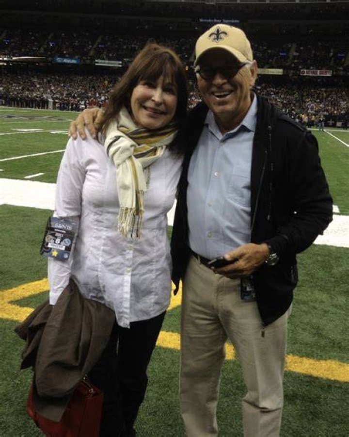 Jimmy Buffett’s Sister Reveals They Battled Cancer Together – Hollywood Life