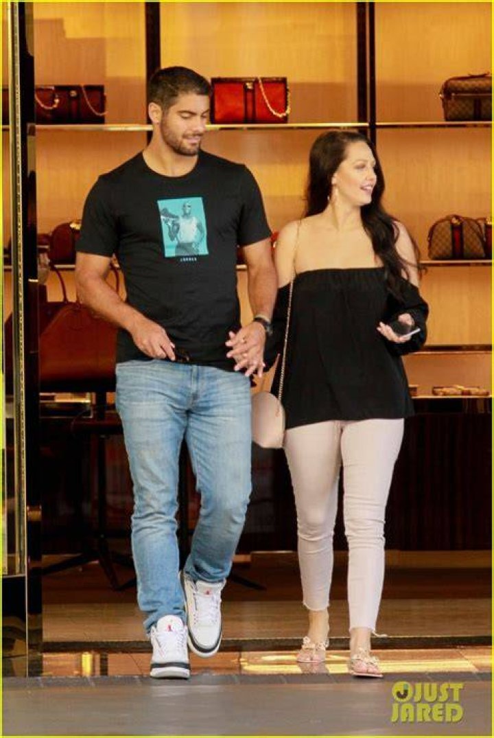 Jimmy Garoppolo’s Date Kiara Mia Does Shiggy & Says Drake ‘Knows’ Her – Hollywood Life