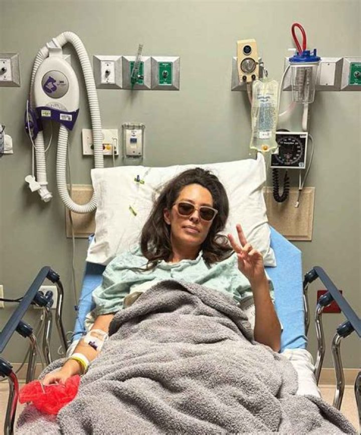 Joanna Gaines Hospitalized After Back Injury: Photo – Hollywood Life