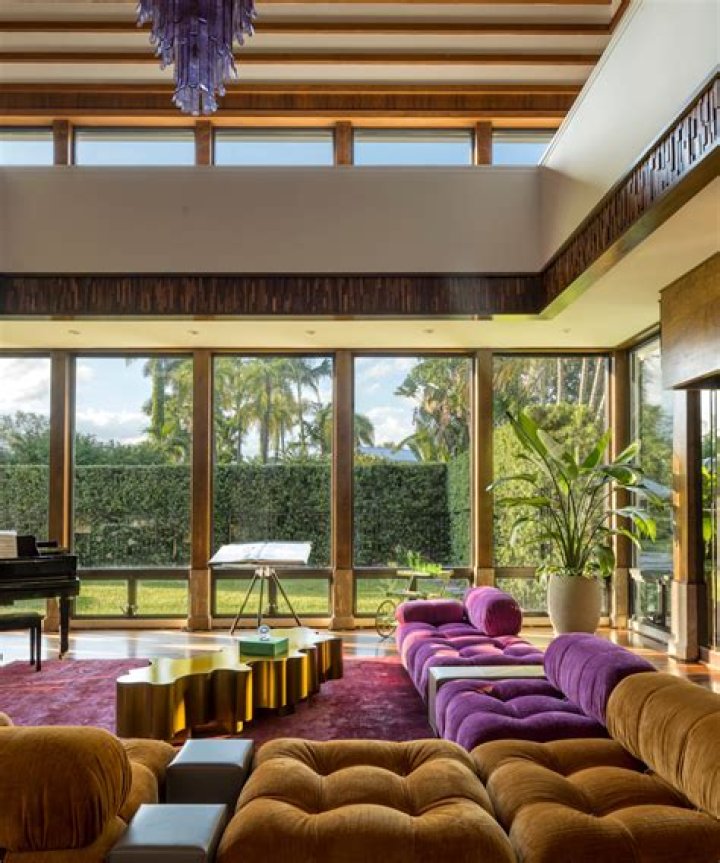 Joe Jonas & Sophie Turner Buy $11 Million Miami Mansion: Photos – Hollywood Life