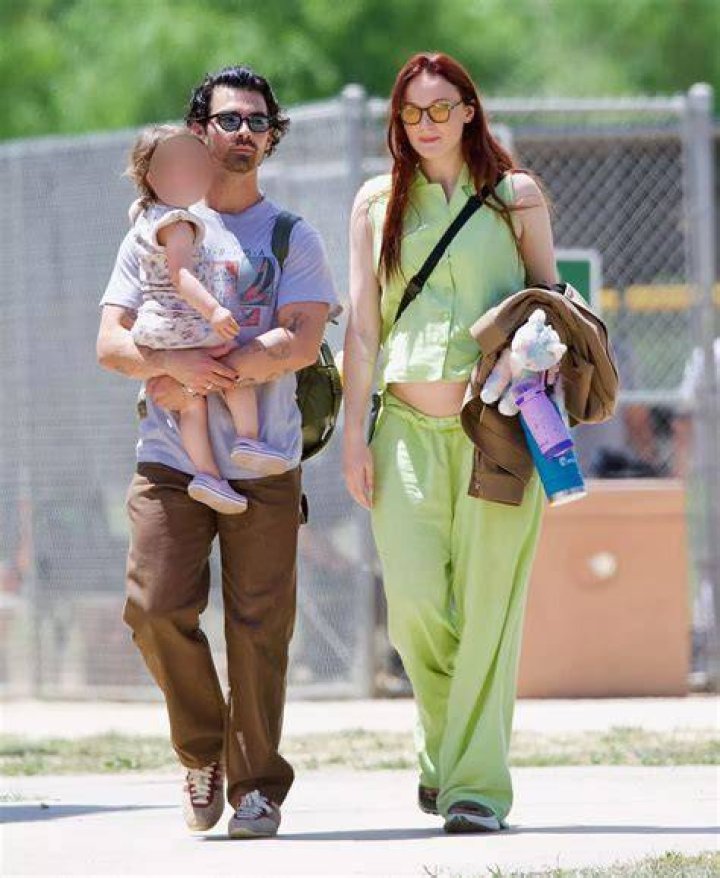 Joe Jonas & Sophie Turner Spotted Shopping For Kids’ Clothes Amidst Pregnancy Reports