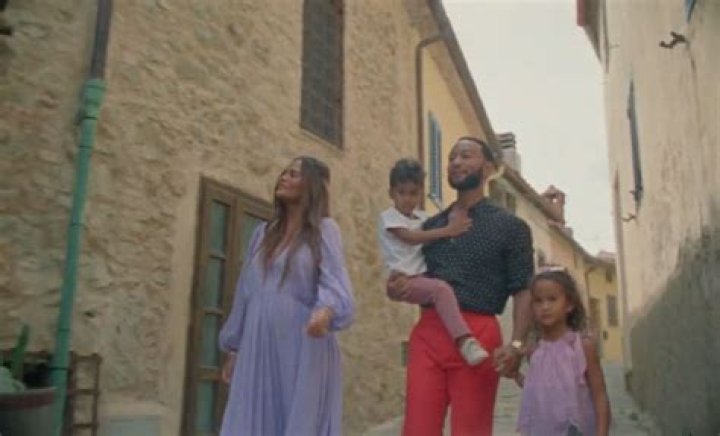 John Legend Makes Out With Wife Chrissy In ‘Wonder Woman’ Music Video – Hollywood Life