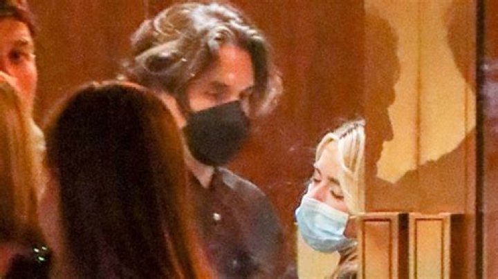 John Mayer & Kiernan Shipka Together On Night Out: Photos – Hollywood Life