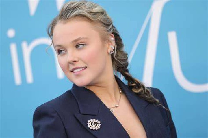 JoJo Siwa Claps Back As Fans Hate On Her Ex-BF After Their Split: ‘He Deserves To Have People Support Him’
