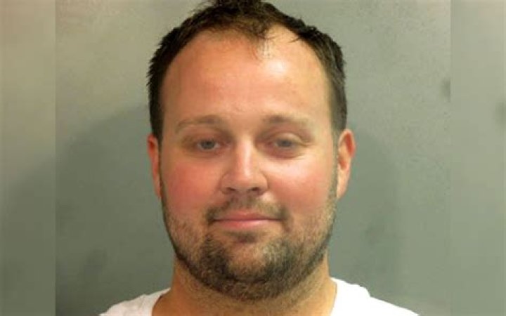 Josh Duggar Arrested By Federal Agents: ’19 Kids & Counting’ Star Smirks In Mug Shot — See Pic