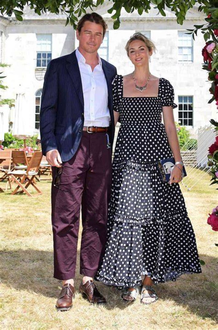 Josh Hartnett & Tamsin Egerton Got Married In A Secret Wedding – Hollywood Life