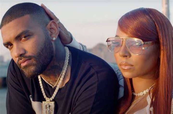 Joyner Lucas & Ashanti Kiss Passionately In New ‘Fall Slowly’ Video – Hollywood Life