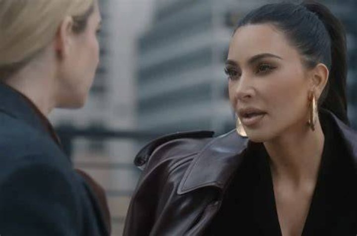 Julia Fox Reveals How She Feels About Kim Kardashian in New Interview – Hollywood Life
