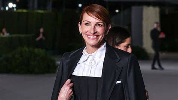 Julia Roberts on Parenting Twins Hazel and Phinnaues as Adults – Hollywood Life