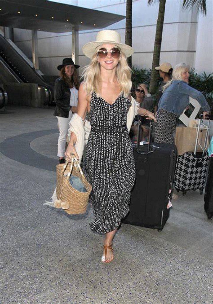 Julianne Hough’s Bachelorette Party — PICS