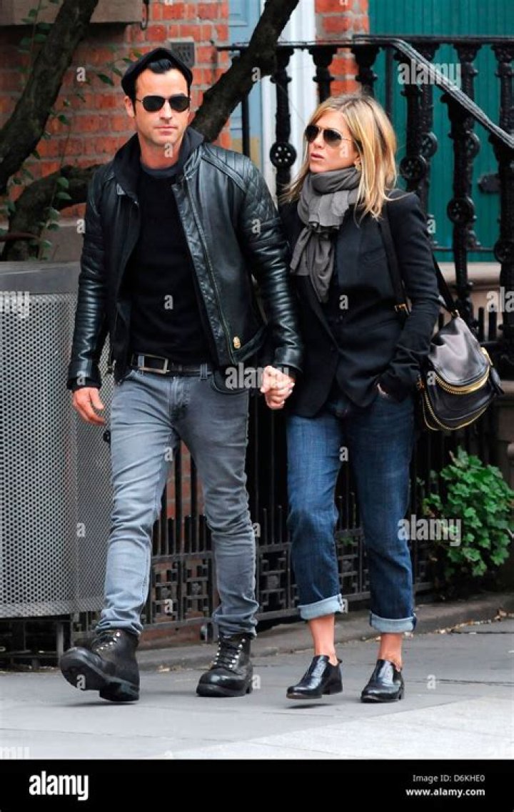 Justin Aniston’s Braless Look On Her Date With Justin Theroux: Pics – Hollywood Life
