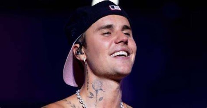 Justin Bieber Caught ‘Pulling His Pants Down’ While Drunk At Mexican Ruins — Report