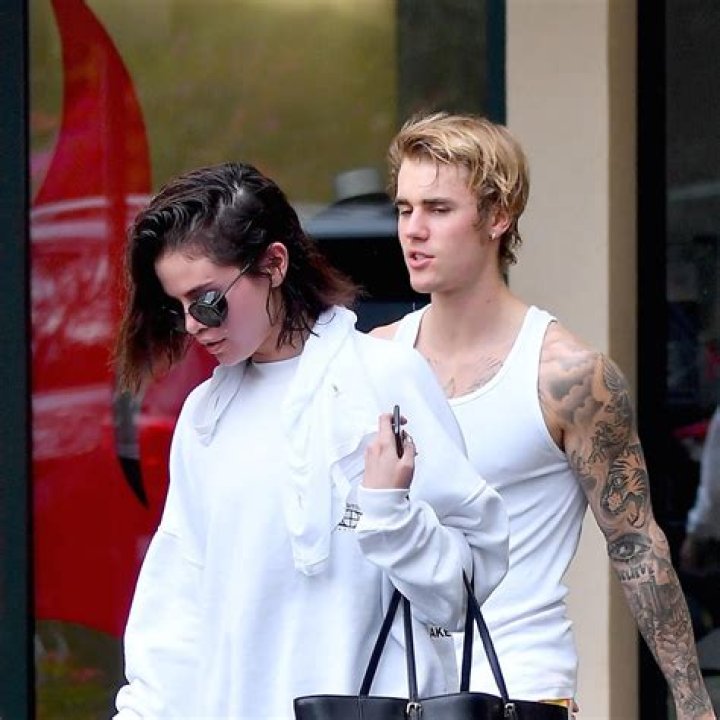 Justin Bieber Fed Selena Gomez Sushi On Their Romantic Date